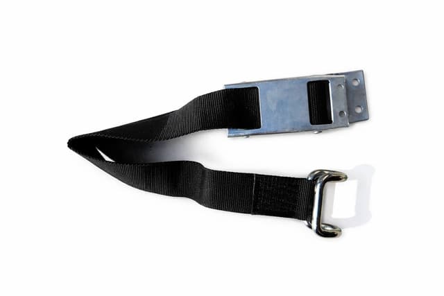 Стяжной ремень с металлической пряжкой для тента