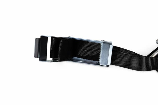 Стяжной ремень с металлической пряжкой для тента